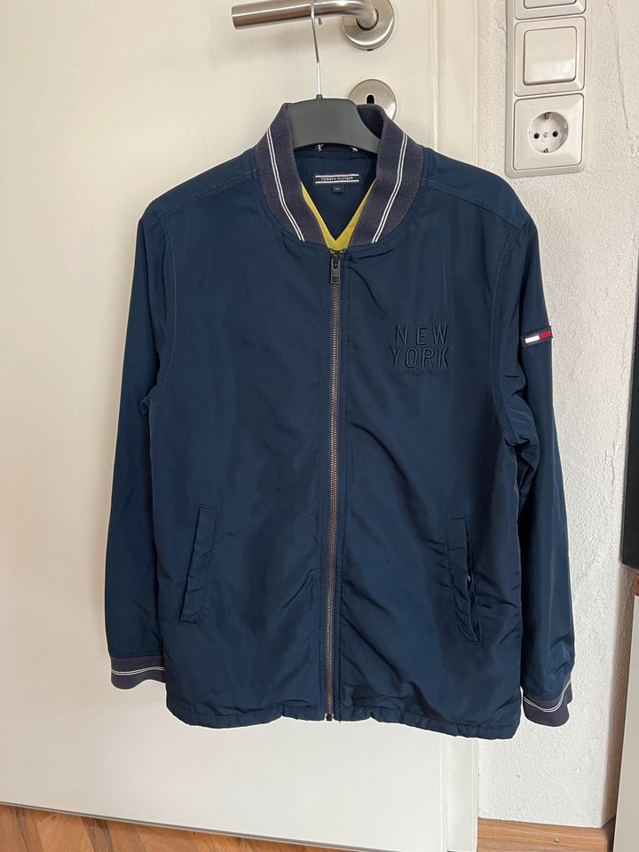 Tommy Hilfiger Blouson Übergangsjacke Gr. 152 in Limburgerhof