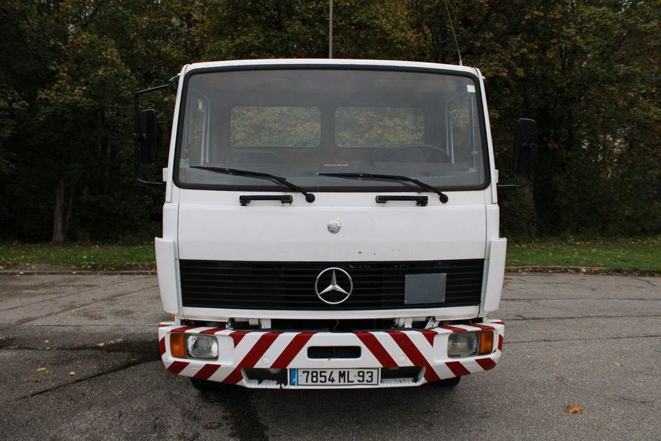 Mercedes-Benz 809 in Ettlingen