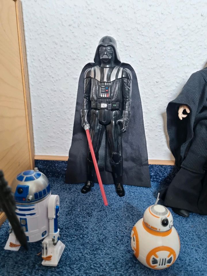 Star Wars - 6 Figuren plus 2 Androiden in Schöppingen