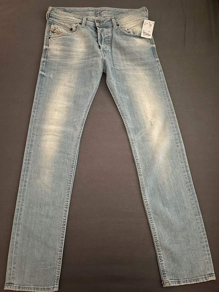 Diesel Herrenjeans 31 34 NEU in Nossen