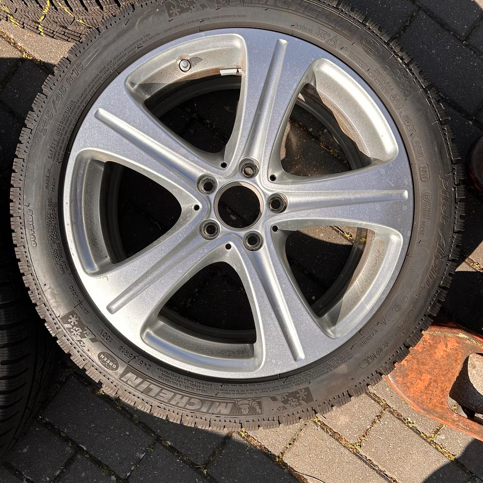 Mercedes-Benz E-Klasse W213/S213 Felgen + Michelin Winterreifen in Hannover