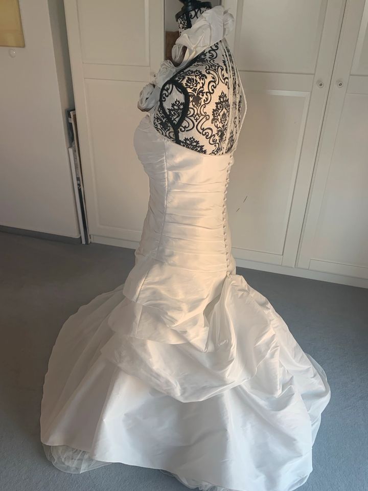 Brautkleid von Linea Raffaeli in Cottbus