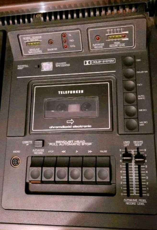 Telefunken studio center 7051 hifi  (Tape/ Radio/ Plattenspieler) in Moers