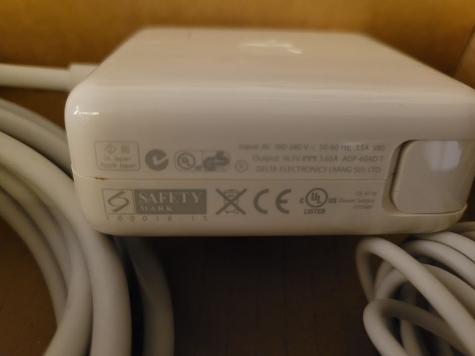 Apple 60W MagSafe Power Adapter MC461Z/A in Ahrensburg