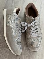 Beige Glitzer Sneaker Damen Gina Benotti Größe 40 Hessen - Frankenberg (Eder) Vorschau