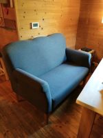 Formschönes Zweisitzer-Sofa Niedersachsen - Gifhorn Vorschau