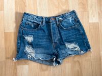 Damen Jeansshorts gelöchert in Gr. 34 Baden-Württemberg - Weingarten Vorschau