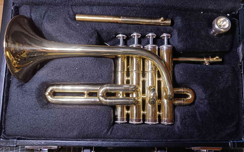 Piccolotrompete Bb-Stimmung inkl. Mundstück, A-Stift und Koffer in Bad Gandersheim