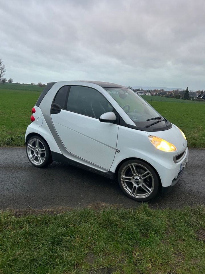 Smart Smart ForTwo Passion *Panorama*SHZ*Ledersitze* in Kassel