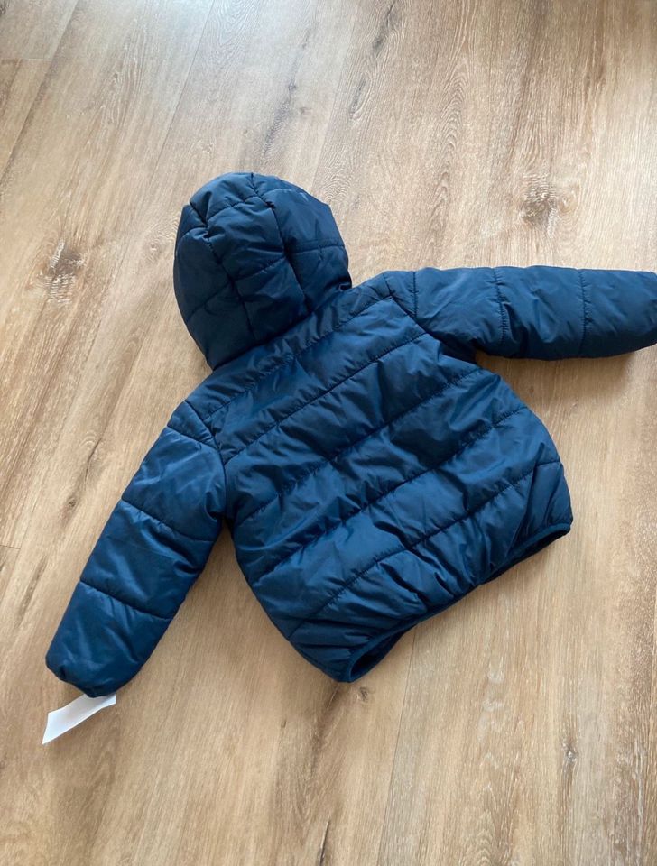 Benetton Winterjacke *NEU* in Wittmund