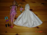 Barbie Puppe mit Barbie Bekleidung und Zubehör Kreis Pinneberg - Ellerbek Vorschau
