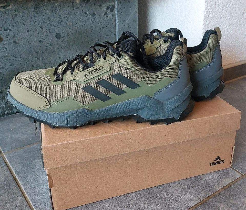 adidas Terrex AX4 Trailrunningschuhe dunkelgrün/schwarz Gr.44 in Möckern