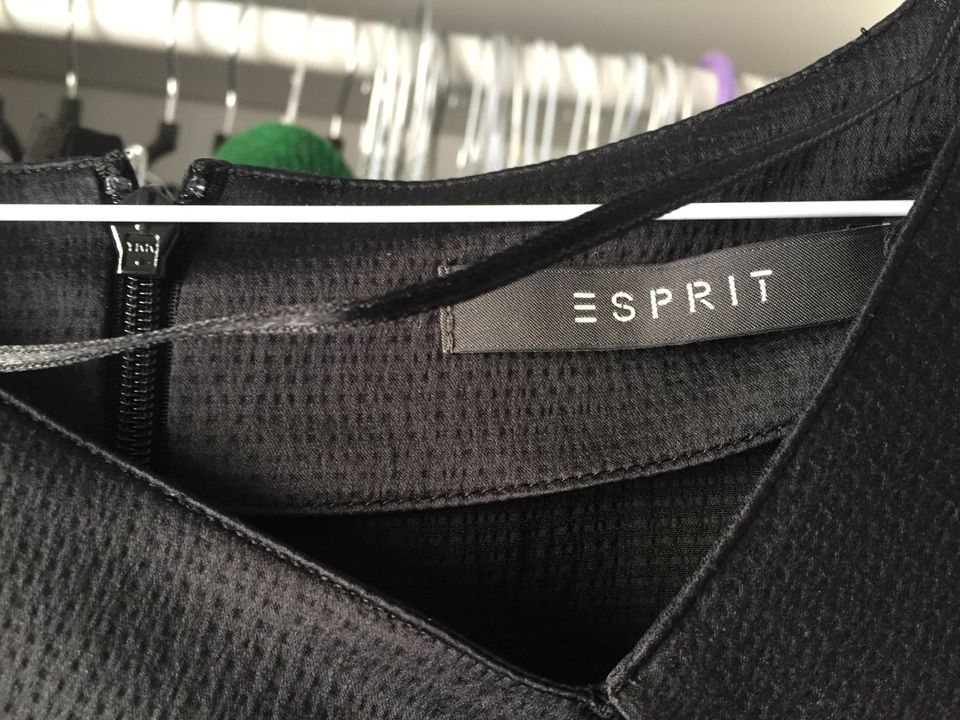 Esprit Bluse schwarz XS 34 asymmetrische Details in Frankfurt am Main