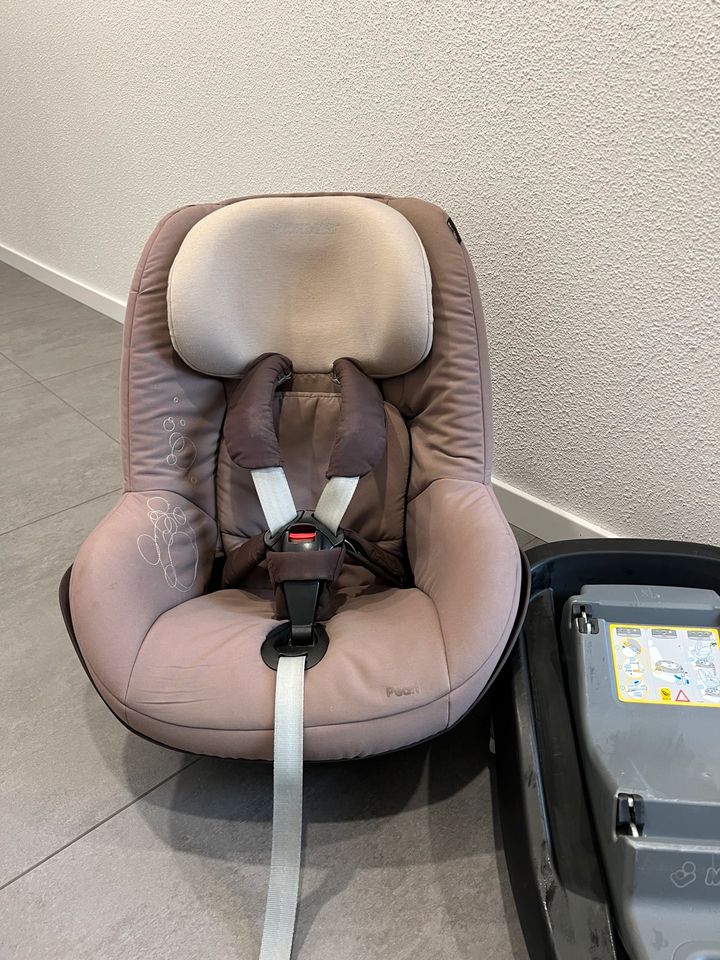 Maxi Cosi Pearl inkl. Isofix Station in Neubrunn