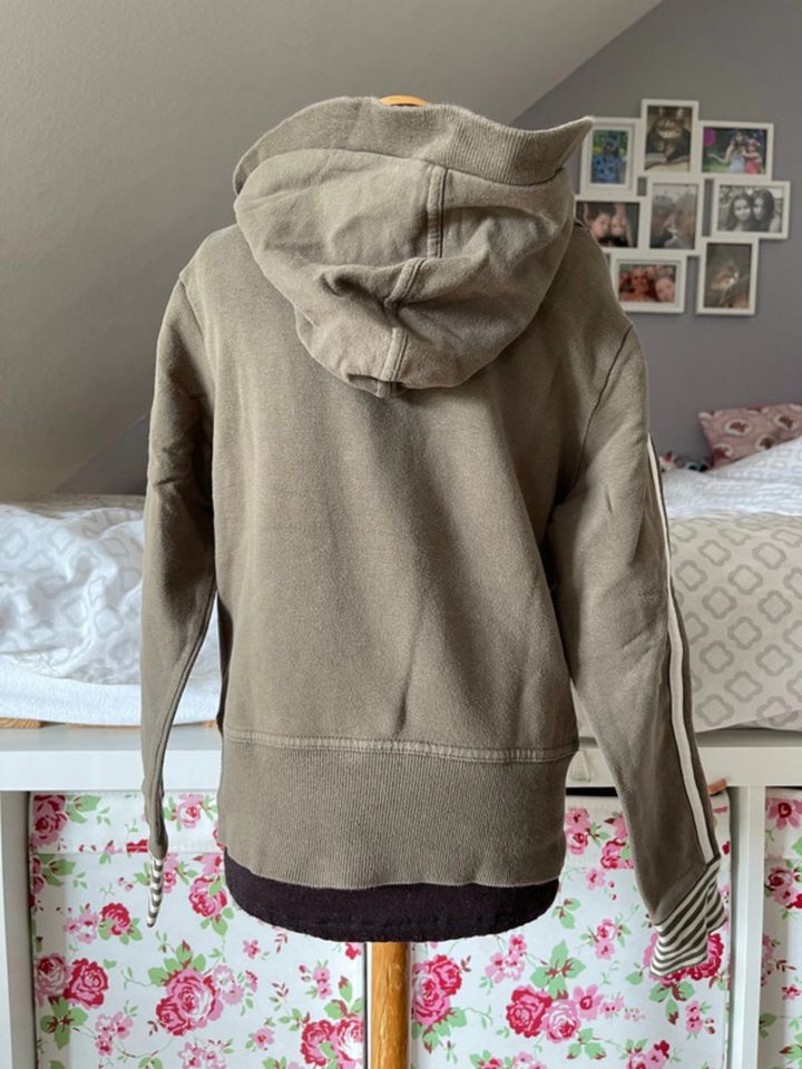 PJE Pampolina toller Hoodie Gr. 128 (W2) in Oberursel (Taunus)