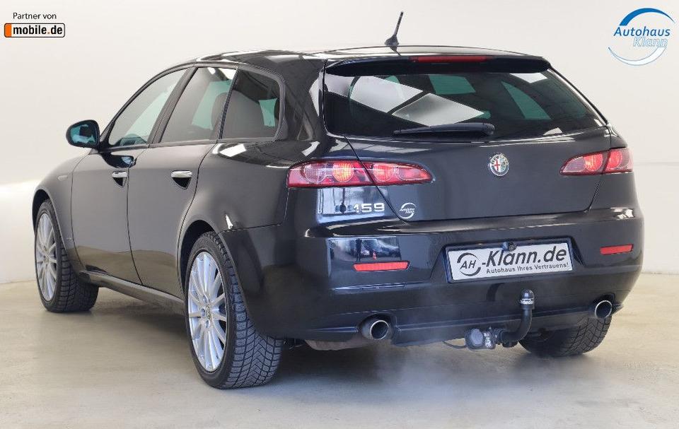 Alfa Romeo 159 Sportwagon 2.4 JTDM 209PS 20V Q4 Distinctive in Teltow