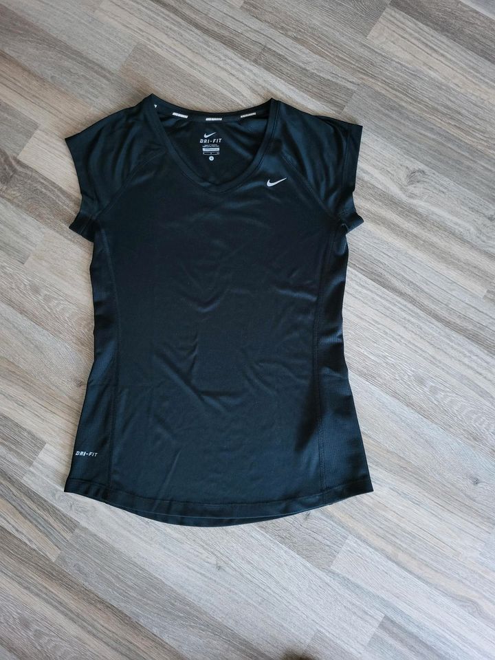 Nike T-Shirt dri fit schwarz Damen Größe S Laufen Running in Werl