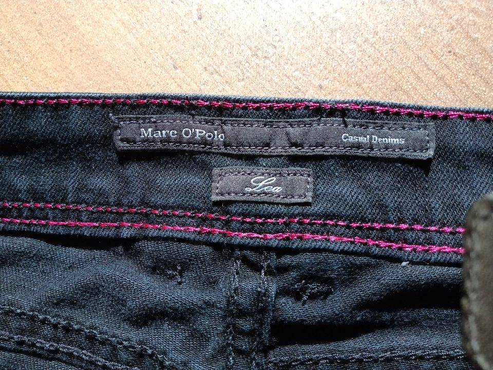 Neuwertige schwarze Jeans von Marc O'Polo Lea in Größe 28/32 in Untergruppenbach