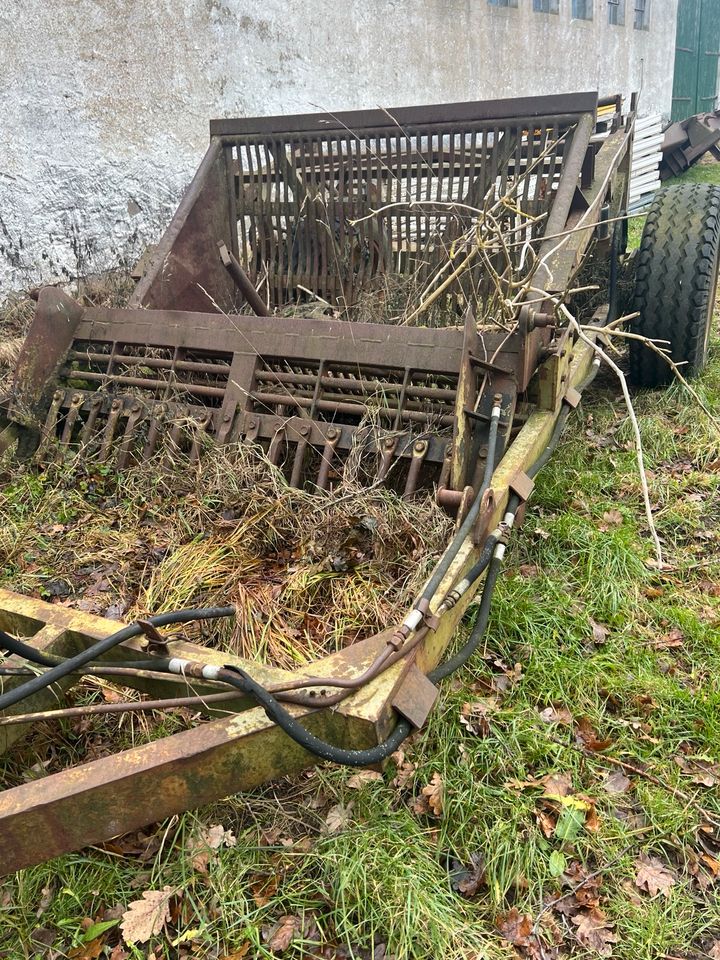 Steinsammler aus DDR Zeiten in Ahrenshagen-Daskow