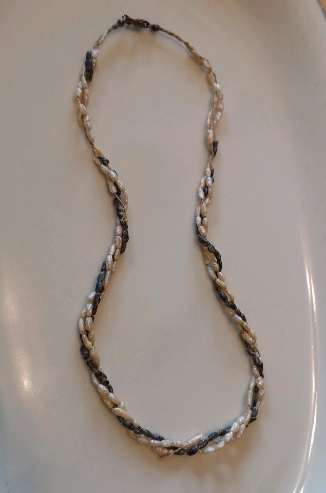 Perlenkette, sehr alt in Kühlungsborn