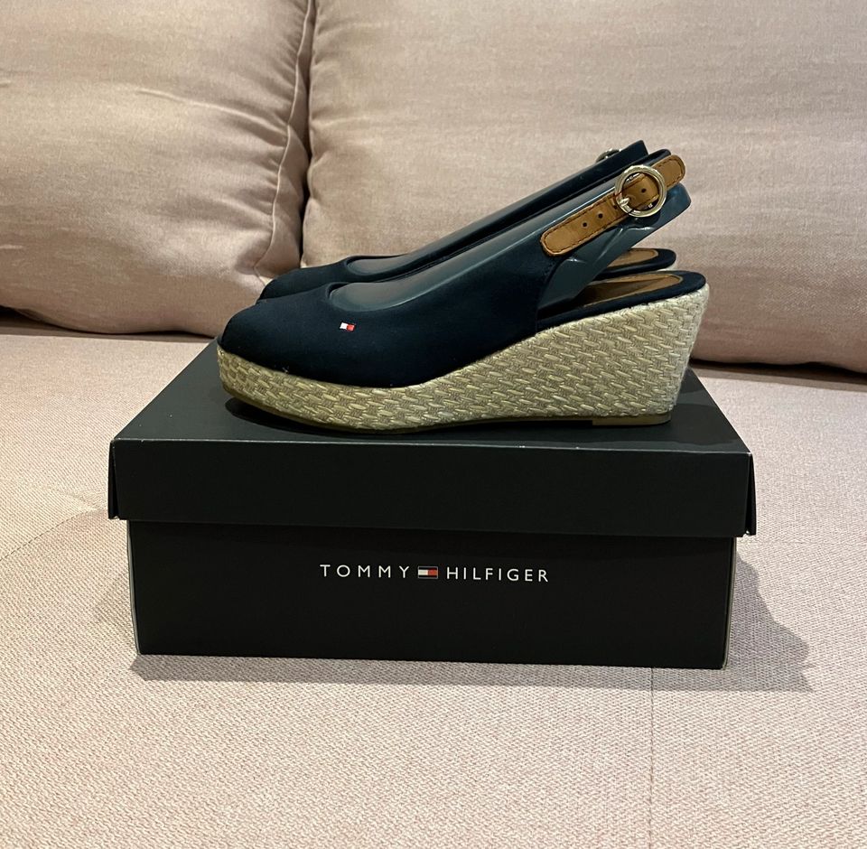 Tommy Hilfiger, Damen Keilsandalette (Gr. 37) in Korbach