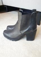 Deichmann Stiefeletten High heels Schuhe Damen schwarz Gr.39 Nordrhein-Westfalen - Niederkassel Vorschau