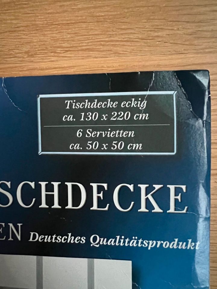 Tischdecke Damast dunkelblau, 130x220cm, inkl. 6 Servietten, neu in Wolfenbüttel