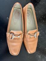 Originale TOD'S Damen Loafers / Slipper Größe 38, Farbe beige Hessen - Runkel Vorschau