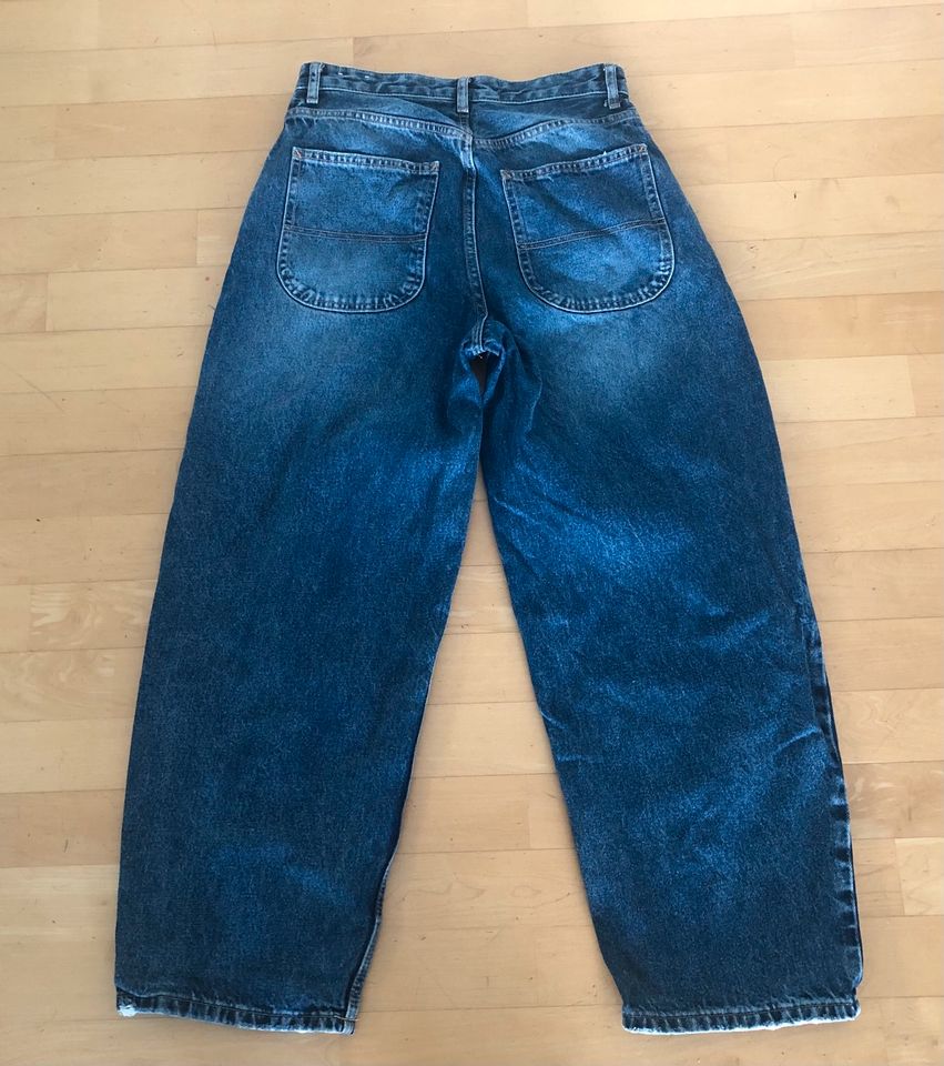 BERSHKA Skater Fit Jeans, Neupreis 39,99 Euro in Freiburg im Breisgau