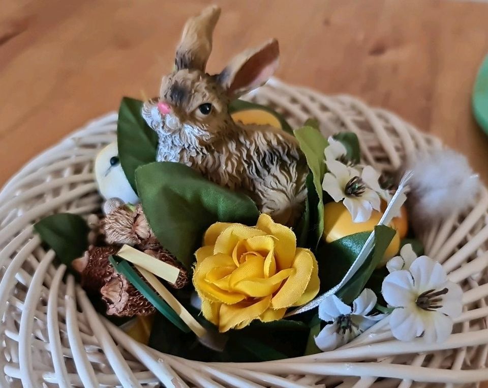 9 Kunstblumen Ostern Frühling Deko Kunststoff, mit Tierchen in Bremen