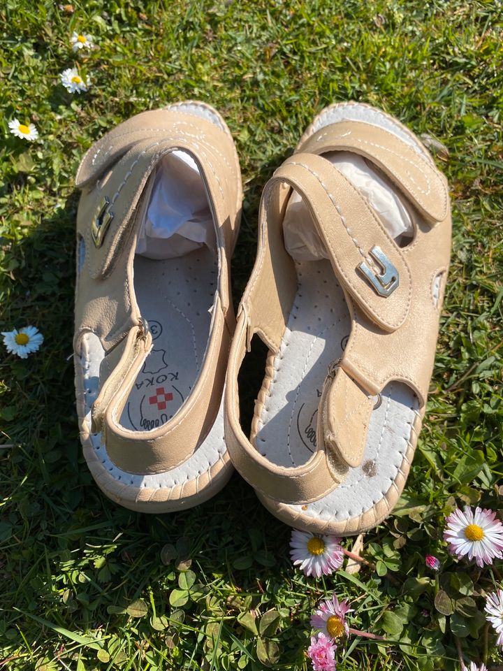 12€ je Paar , Sommerschuhe, Latschen, Sandalen in Burg Stargard