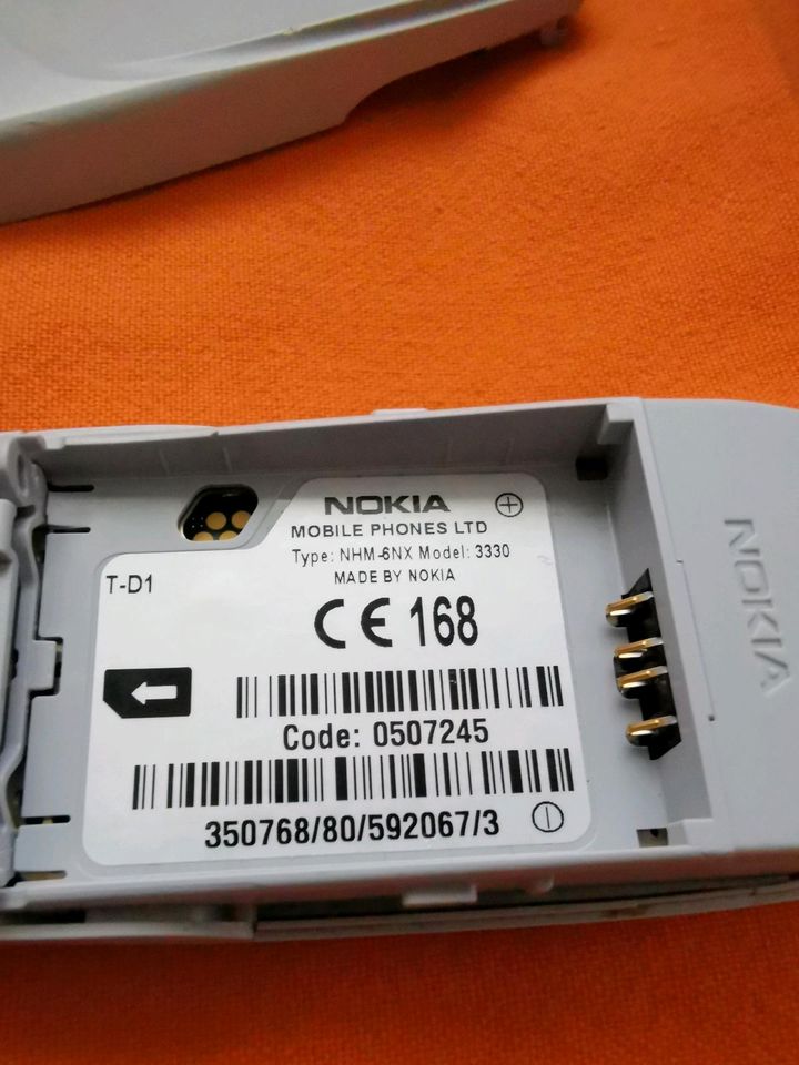 Nokia 3330 Handy in Zeven