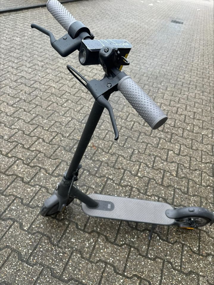Fachhändler: Xiaomi Mi 1S E-Scooter (ABE) + Garantie in Mönchengladbach