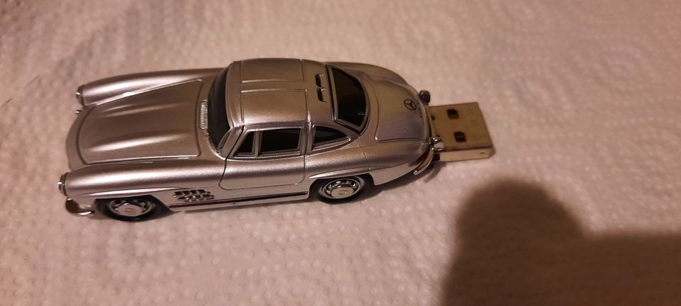 USB-Stick 4 GB Mercedes-Benz original in Grafenau