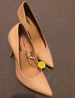 Nagelneue lackierte Pumps Größe 42 Marke Primark Bonn - Graurheindorf Vorschau