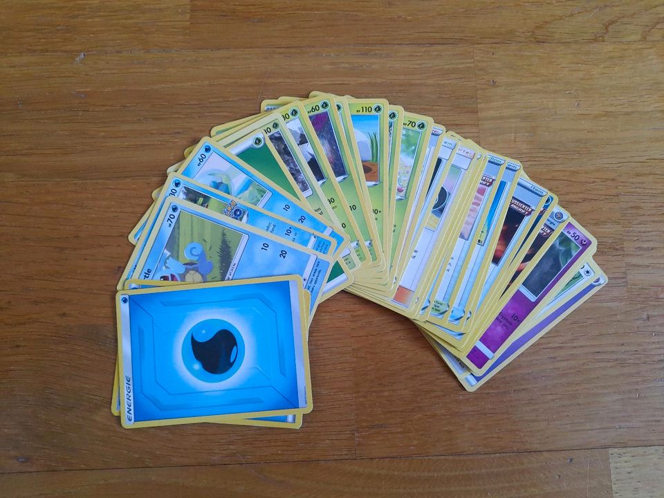 Pokemon Karten 25 Stück bei Selbstabholung 5€ in Halle