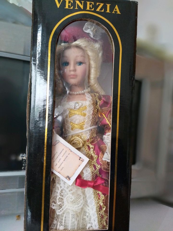 Venezianische Puppe, Figur, hübsches Mädchen in Hamburg