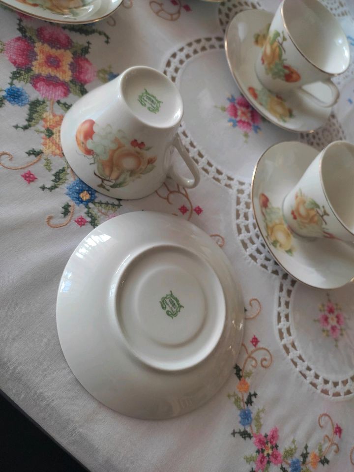 Set alte Porzellan Tasse mit Obst , antik, chinesische Porzellan in Tamm