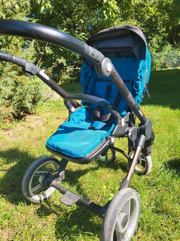 Mutsy Evo Kinderwagen mit Babyschale und Sportaufsatz in Schwichtenberg