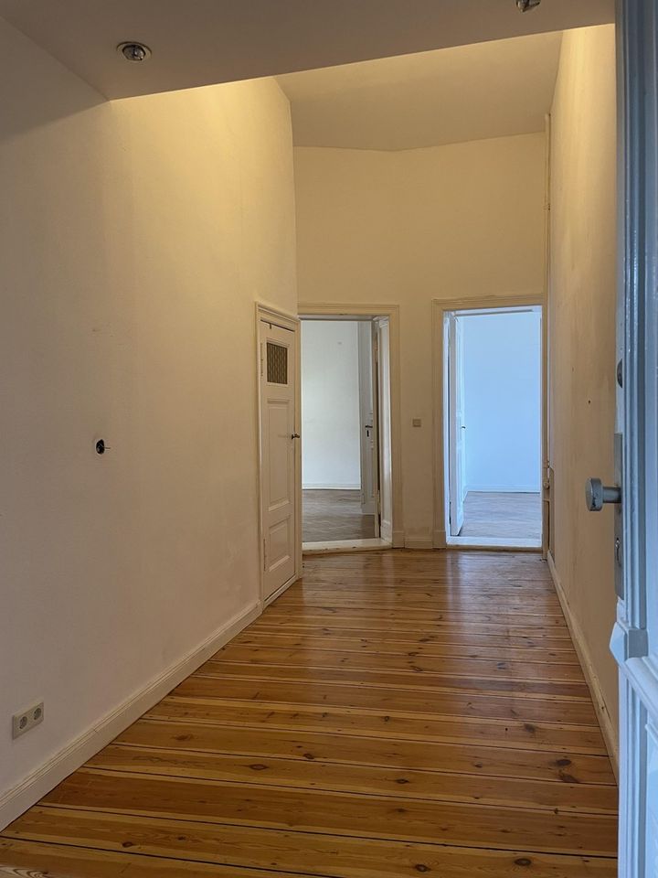 Neuer Preis (6820 €/qm)! Provisionsfrei von privat: 2,5 Zimmer-Altbaujuwel bezugsfrei in bester Lage in Berlin