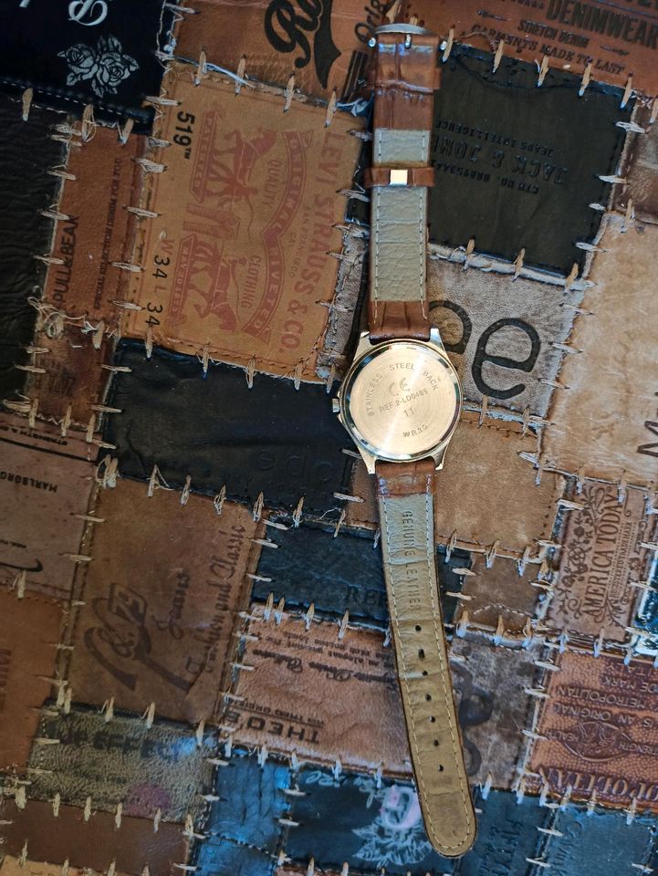 Schicke Yin und Yang Armbanduhr uhr ausgefallenes design in Gütersloh