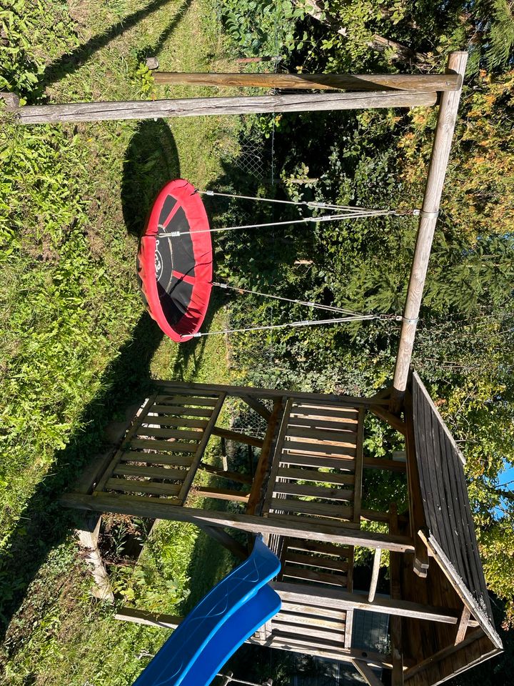 Spielturm mit Rutsche Schaukel Leiter Häuschen in Göppingen