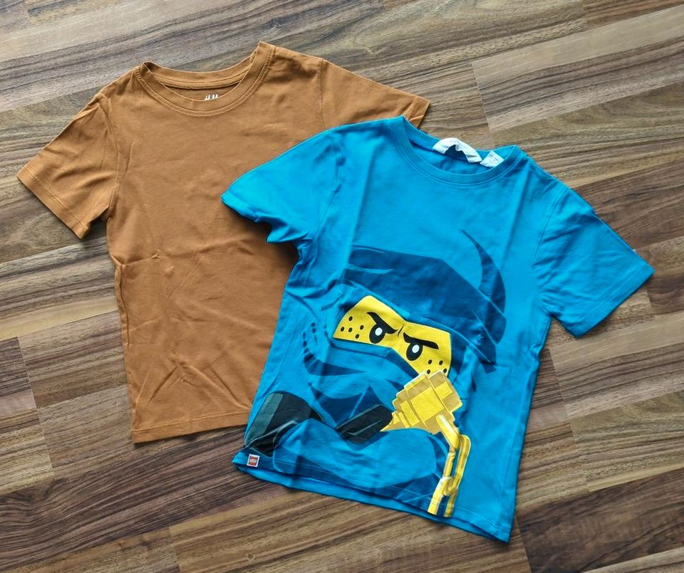 Shirts von H&M, Ninjago, im Set, Größe 122/228 in Gaildorf