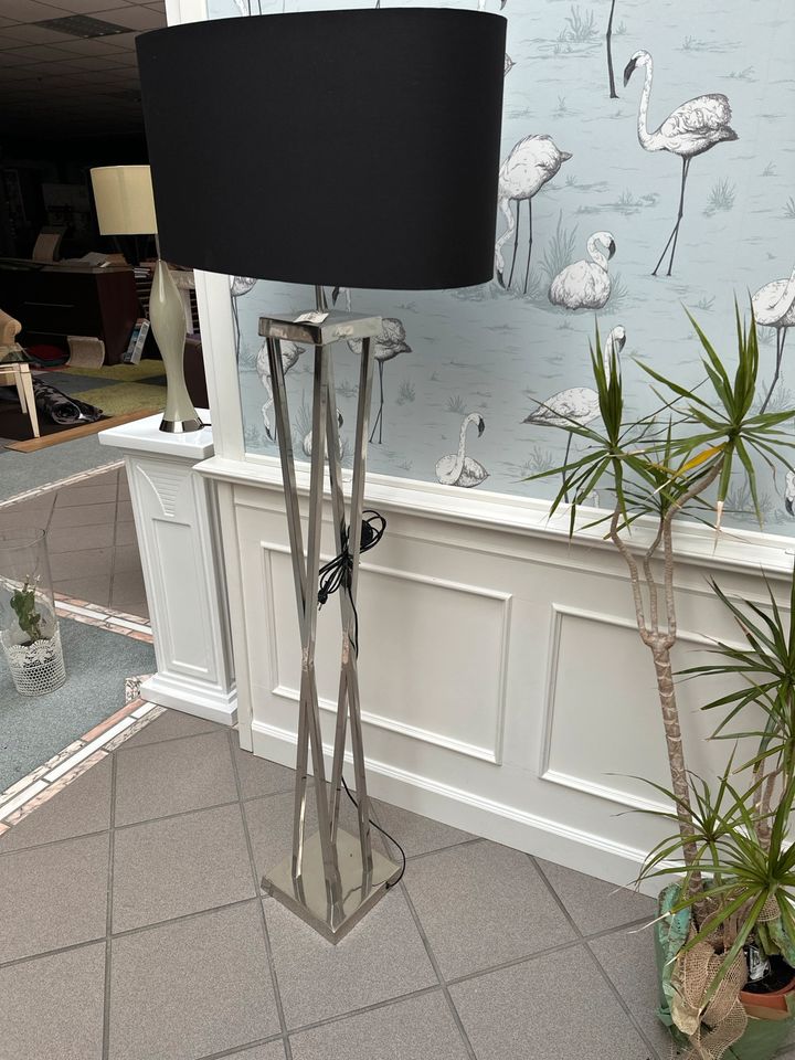 Stehleuchte Lampe schwarzer Schirm Silber NEU in Niedersachsen - Edemissen  | Lampen gebraucht kaufen | eBay Kleinanzeigen ist jetzt Kleinanzeigen