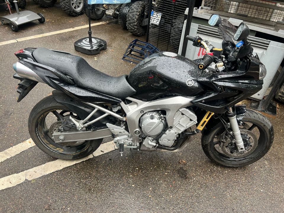 YAMAHA FZ6 600ccm in Fellbach