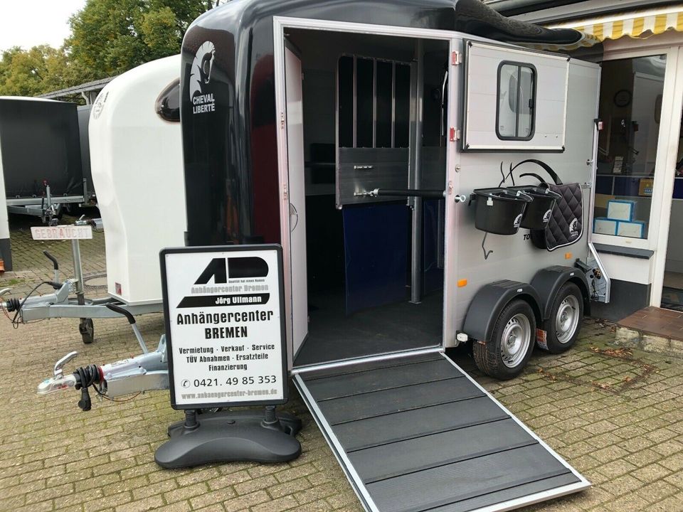 HAUSMESSEPREISE PFERDEANHÄNGER CHEVAL LIBERTE, CARELINER in Bremen