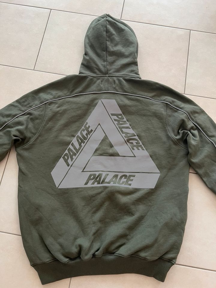 Palace Hoodie in Grün für Herren in L in Neunkirchen-Seelscheid