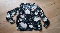 NEU Bluse Gr. M 38 schwarz mit Blumen Sachsen - Großenhain Vorschau