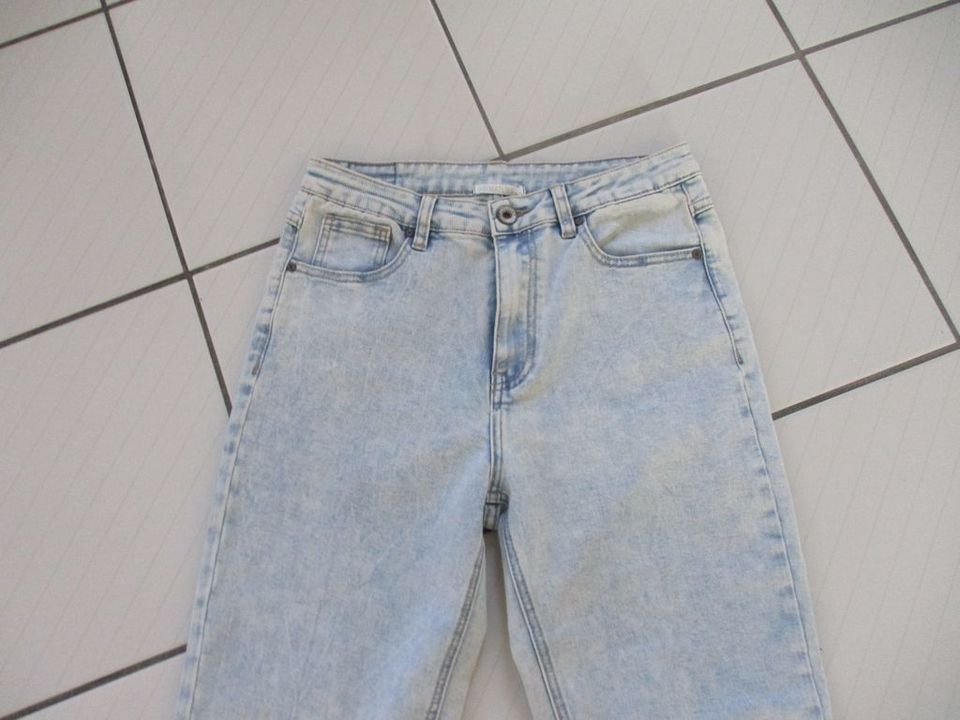 Heimatliebe Damen Jeans Hose Gr. M hellblau wie neu in Arnsberg