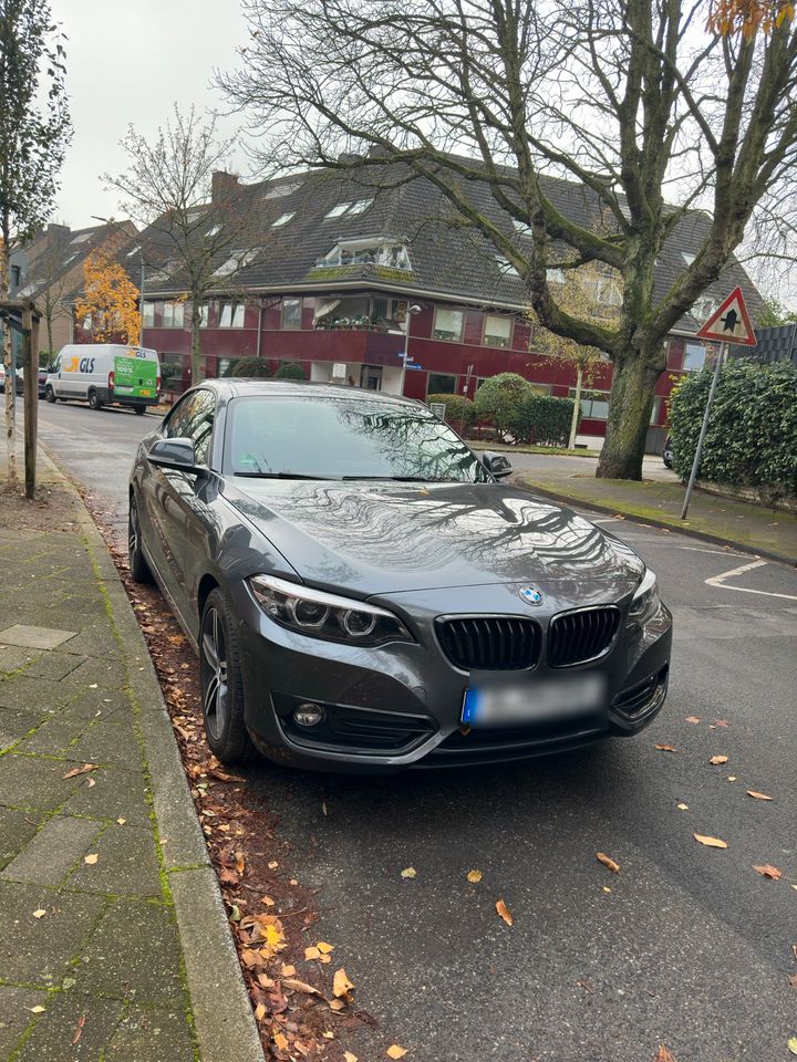 BMW 218d Coupe Sport Line BJ. 2019 - 137k KM in Düsseldorf